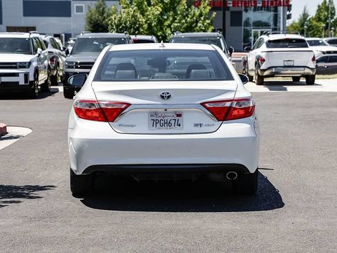Used 2016 Toyota Camry XLE w/ Moonroof Package FWD image 4