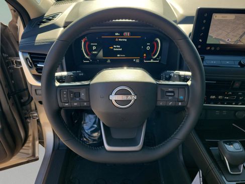 New 2026 Nissan Rogue Platinum image 17