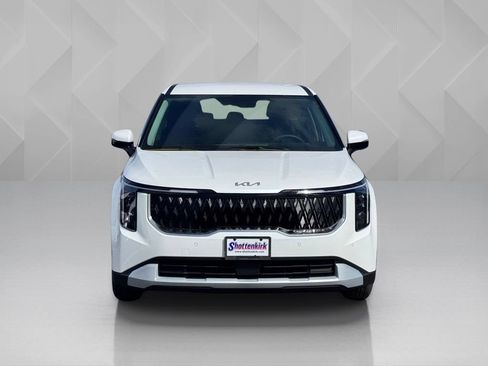 New 2026 Kia Carnival FWD image 2