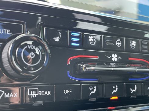 Used 2024 Jeep Grand Cherokee Limited w/ Luxury Tech Group II image 31