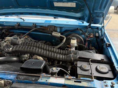 Used 1993 Ford F250 XLT image 3