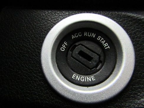 Used 2018 RAM 1500 Classic SLT image 15