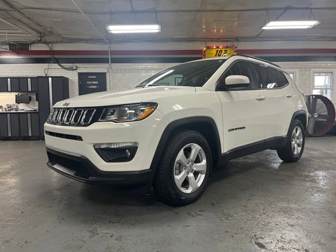 Used 2021 Jeep Compass Latitude w/ Convenience Group image 2
