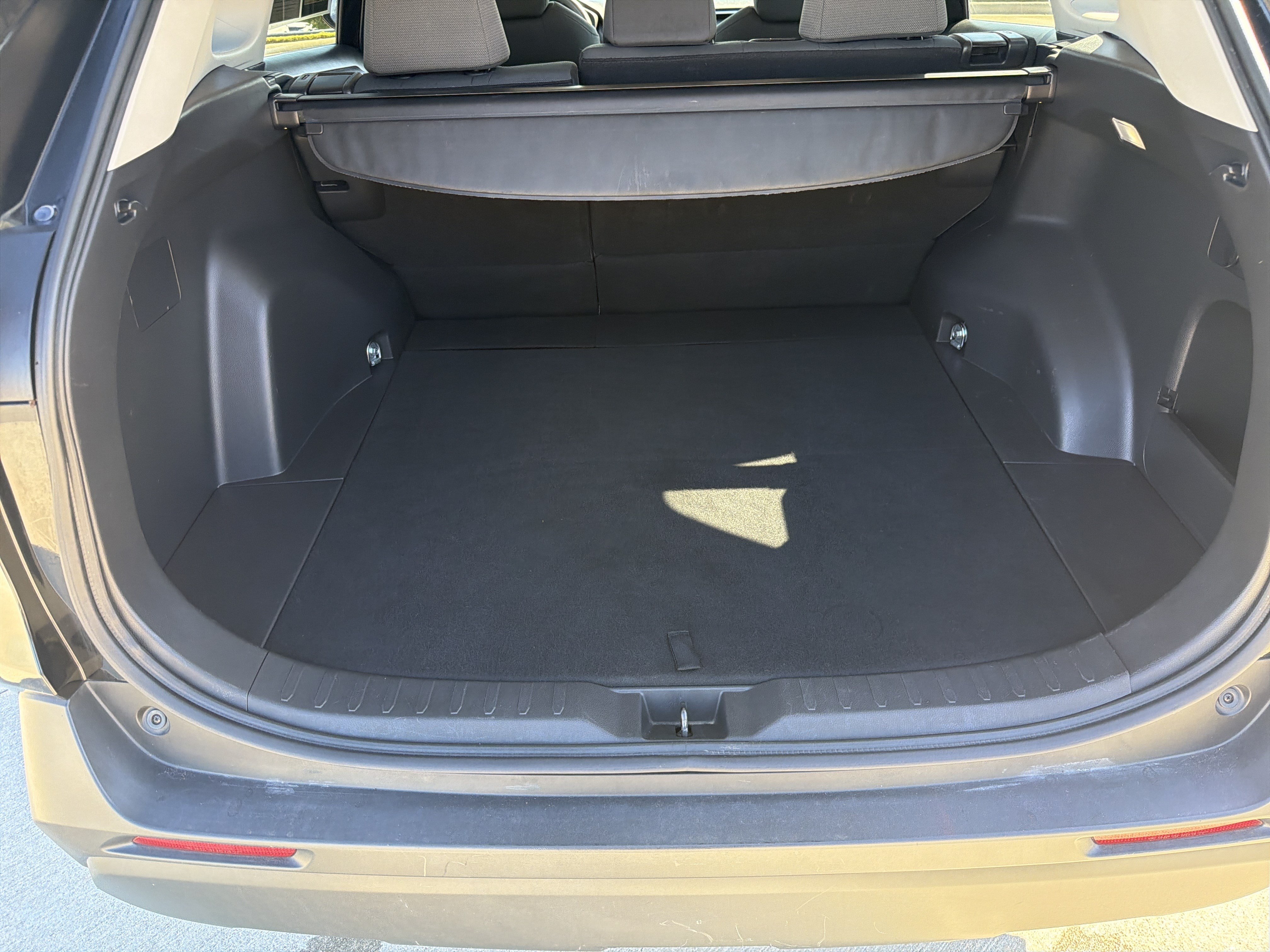 Used 2023 Toyota RAV4 XLE FWD image 16