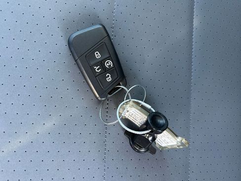 Used 2025 Volkswagen Jetta SE image 22