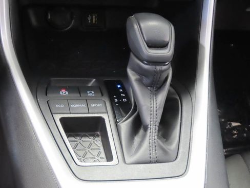 Used 2024 Toyota RAV4 XLE FWD image 8