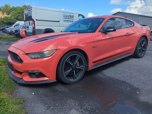 Used 2016 Ford Mustang GT Premium RWD image 1