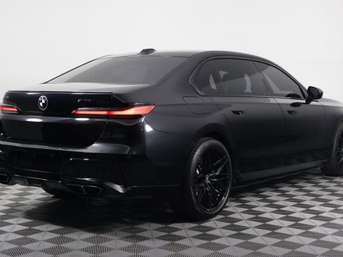 Used 2023 BMW 760i xDrive w/ Executive Package AWD/4WD image 4