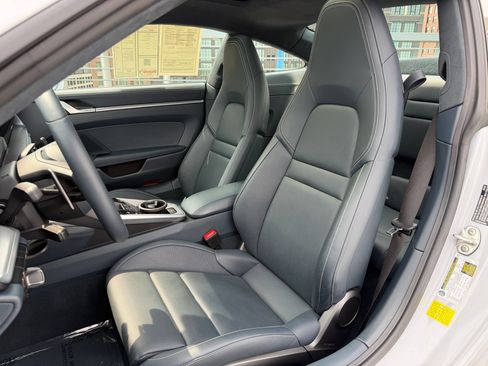 Certified 2024 Porsche 911 Carrera RWD image 5