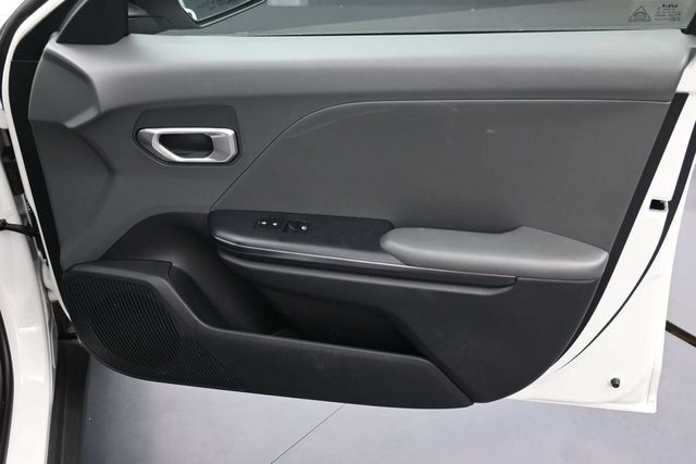 Used 2025 Kia K4 FWD image 32