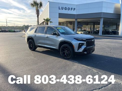 Used 2024 Chevrolet Traverse RS image 1