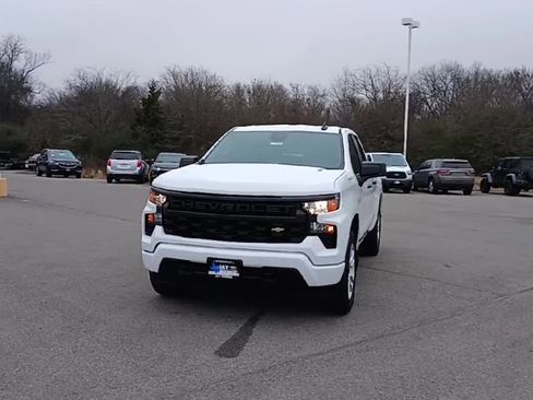 New 2026 Chevrolet Silverado 1500 Custom image 3