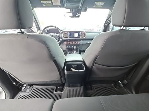 Used 2018 Toyota Tacoma TRD Sport w/ Technology Package image 29