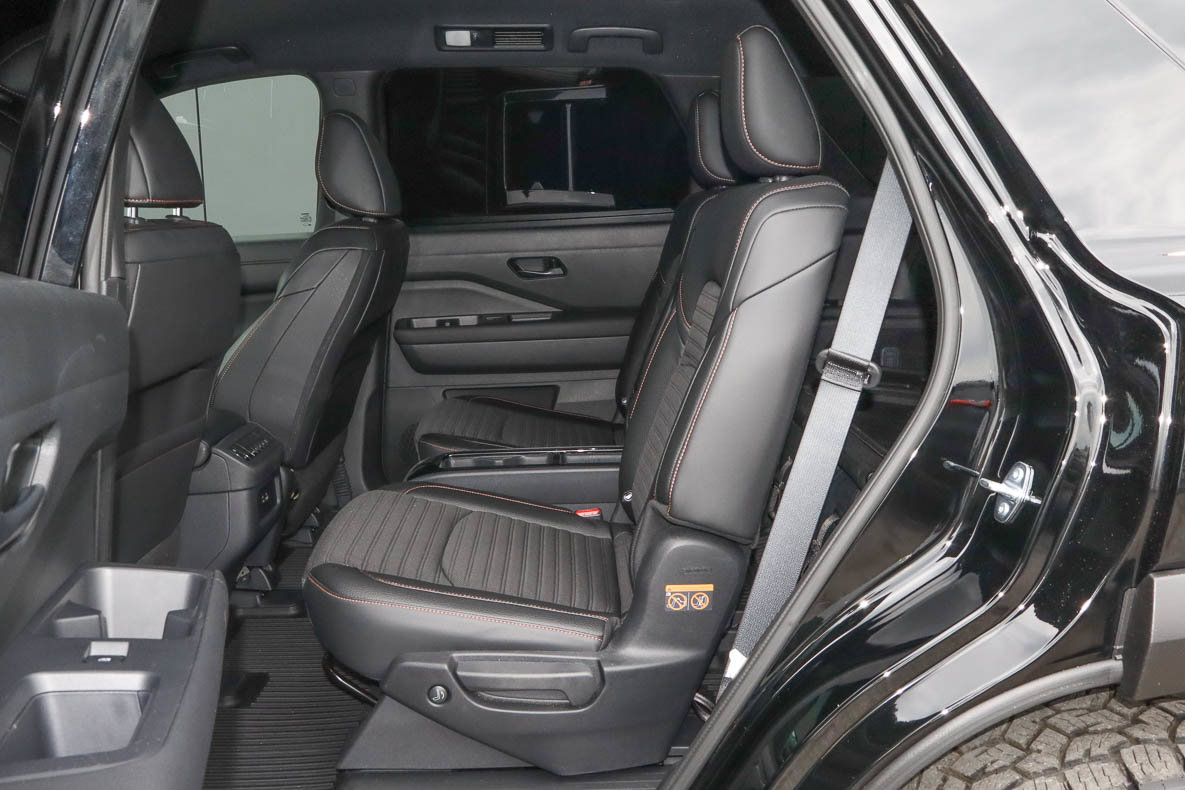 Used 2025 Nissan Pathfinder Rock Creek AWD/4WD image 8