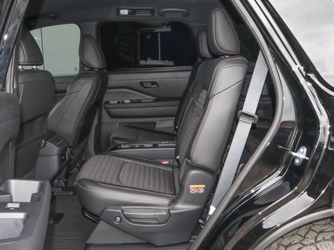 Used 2025 Nissan Pathfinder Rock Creek AWD/4WD image 8