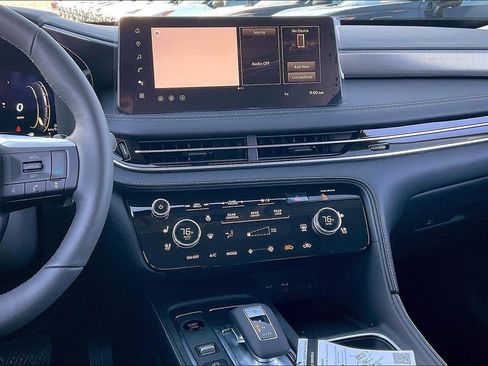 New 2026 INFINITI QX60 Luxe w/ Family Package FWD image 6
