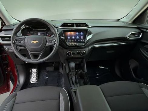 Used 2023 Chevrolet TrailBlazer LT w/ Convenience Package AWD/4WD image 16