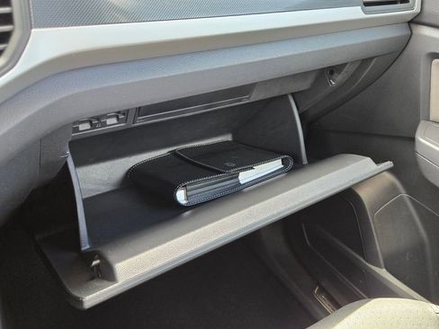 Used 2021 Volkswagen Atlas Cross Sport SE w/ Panoramic Sunroof Package image 23