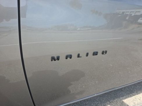 Used 2022 Chevrolet Malibu LT image 12