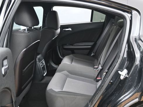 Used 2019 Dodge Charger SXT AWD/4WD image 32