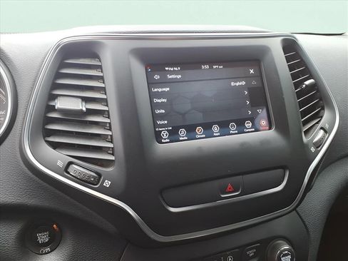 Used 2019 Jeep Cherokee Latitude Plus w/ Trailer Tow Group image 13