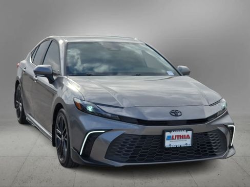 Certified 2025 Toyota Camry SE w/ Convenience Package FWD image 3