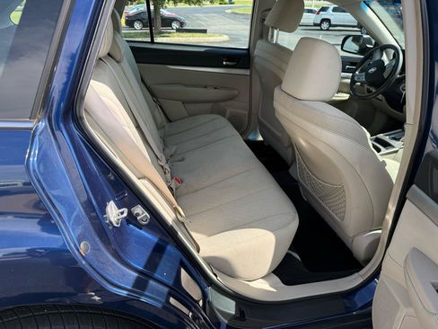Used 2010 Subaru Outback 2.5i AWD/4WD image 24