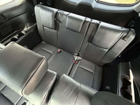 Used 2019 Toyota Highlander XLE image 13