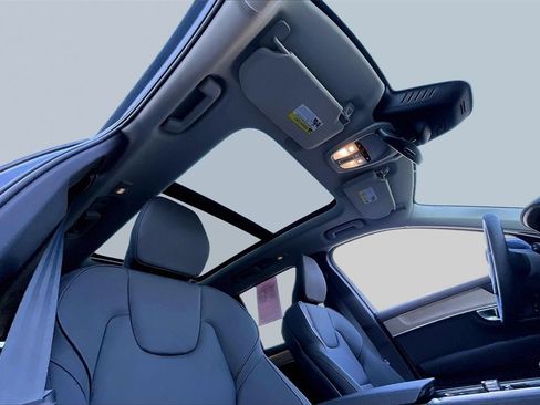 Certified 2026 Volvo XC90 B6 Plus w/ Protection Package Premier image 28