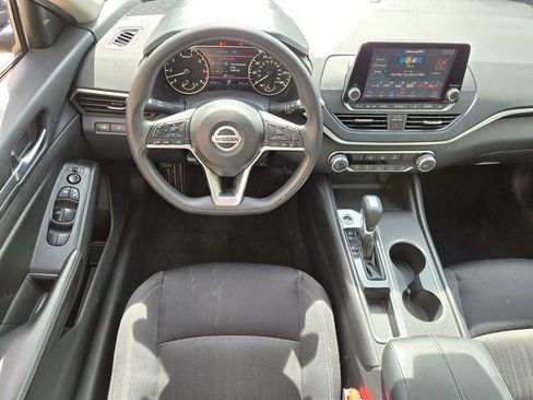 Used 2022 Nissan Altima 2.5 SV FWD image 8