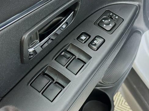 Used 2020 Mitsubishi Outlander Sport ES image 17