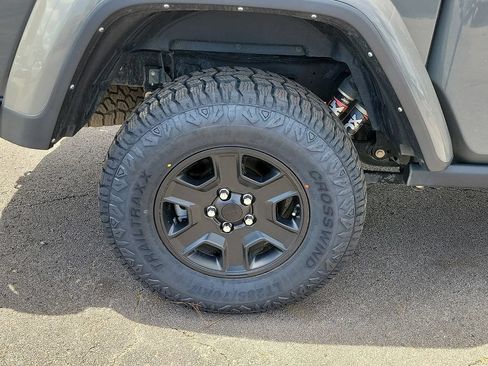 Used 2022 Jeep Gladiator Mojave w/ Cold Weather Group AWD/4WD image 7