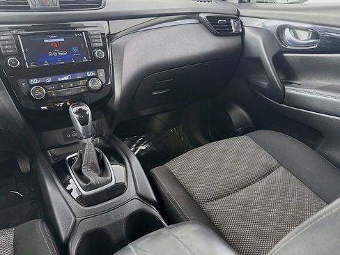 Used 2020 Nissan Rogue Sport SV AWD/4WD image 25