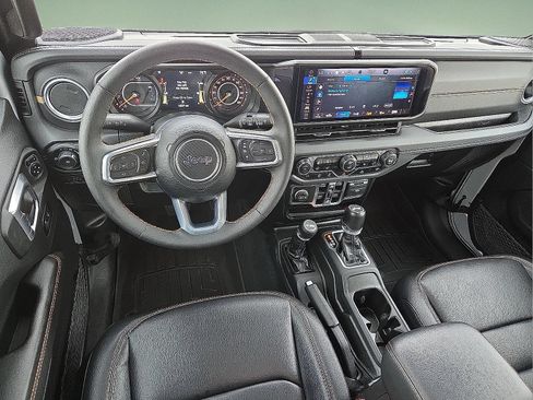 Used 2024 Jeep Wrangler Unlimited Sahara w/ Technology Group AWD/4WD image 6