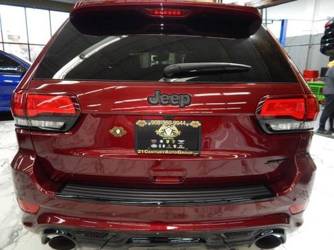 Used 2021 Jeep Grand Cherokee SRT image 6