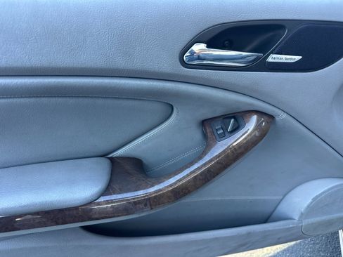 Used 2003 BMW 330Ci Convertible image 11