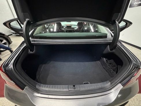 Used 2023 Genesis G70 2.0T image 46