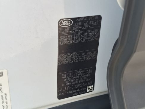 Used 2023 Land Rover Defender 130 SE AWD/4WD image 35