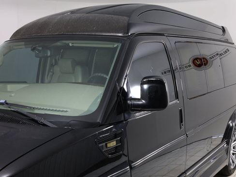 Used 2016 GMC Savana 2500 RWD image 45