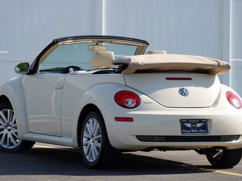 Used 2008 Volkswagen Beetle SE FWD image 23