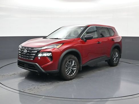 Used 2026 Nissan Rogue S FWD image 4