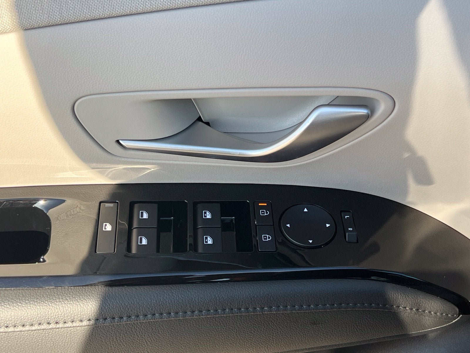 New 2026 Hyundai Tucson Limited FWD image 26