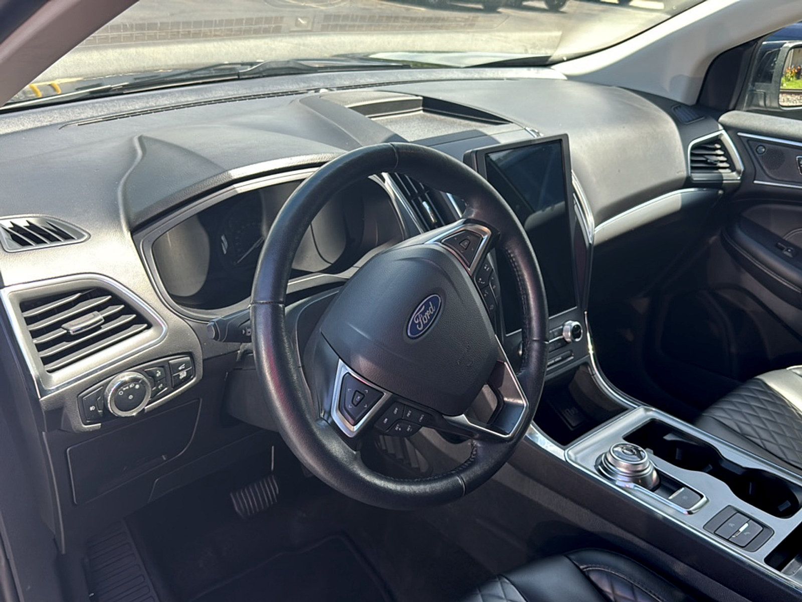 Used 2024 Ford Edge Titanium AWD/4WD image 11