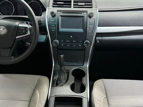 Used 2017 Toyota Camry SE FWD image 31