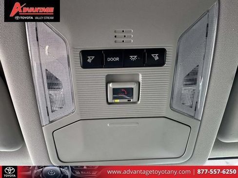 Used 2021 Toyota RAV4 LE AWD/4WD image 36