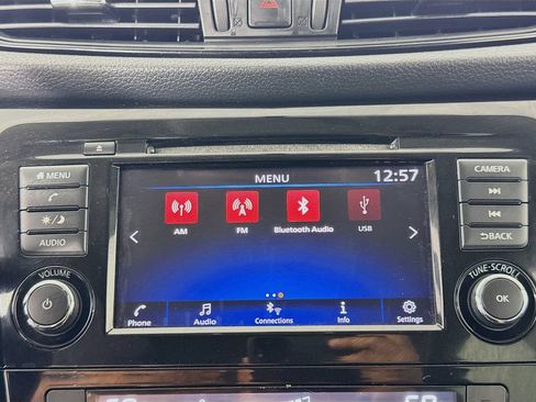 Used 2018 Nissan Rogue SV AWD/4WD image 17