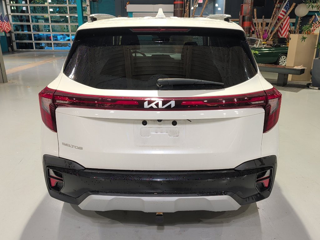 Used 2025 Kia Seltos S FWD image 9