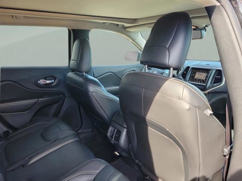 Used 2016 Jeep Cherokee Limited image 12