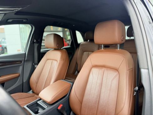 Used 2019 Audi Q5 2.0T Premium Plus w/ Premium Plus Package AWD/4WD image 11