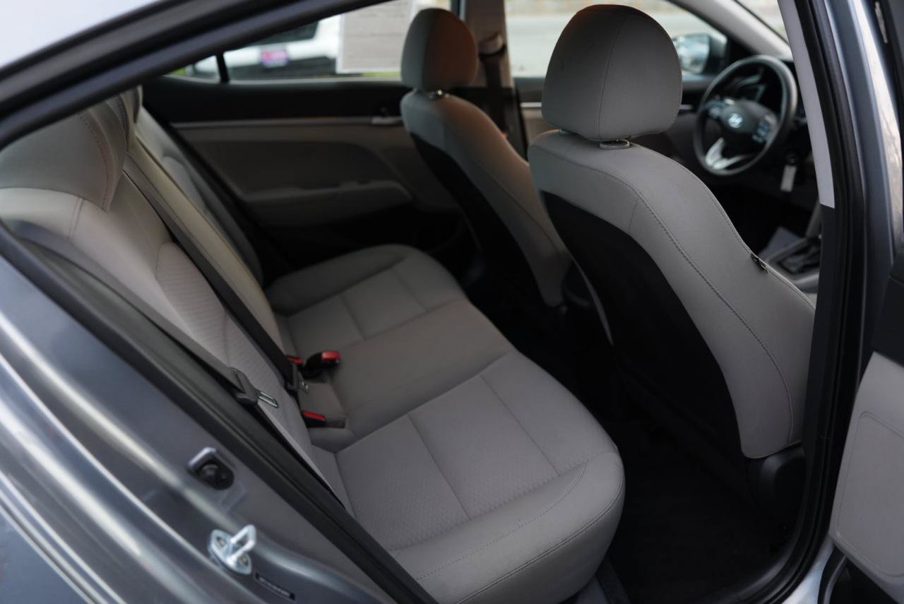 Used 2019 Hyundai Elantra SE FWD image 23